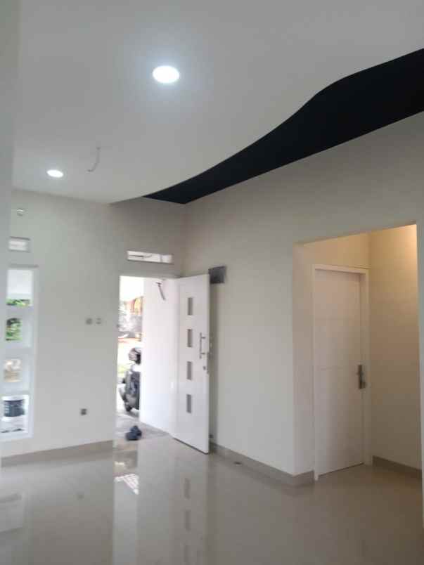 rumah asri tanah luas kawasan sejuk sawangan