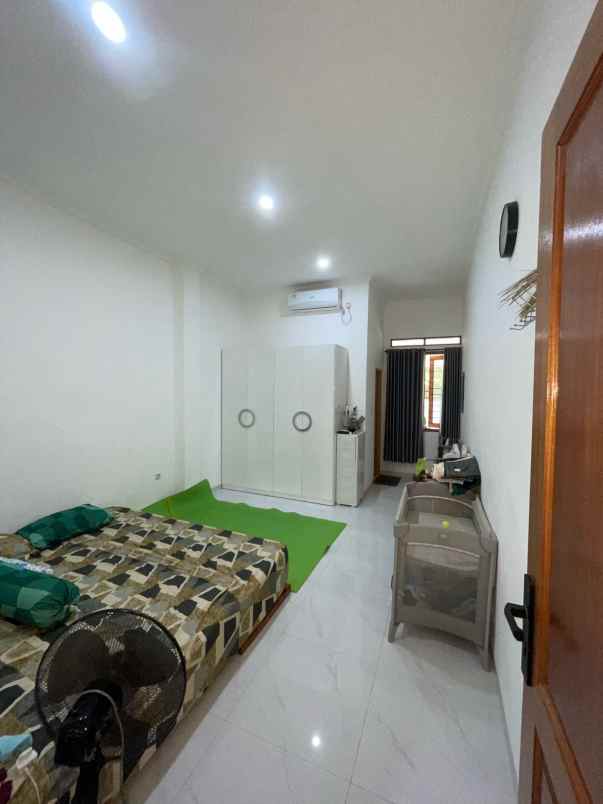 rumah bagus siap huni di pondok bambu duren sawit