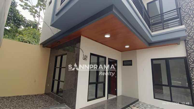 rumah baru 2 lantai dekat exit toll kukusan depok