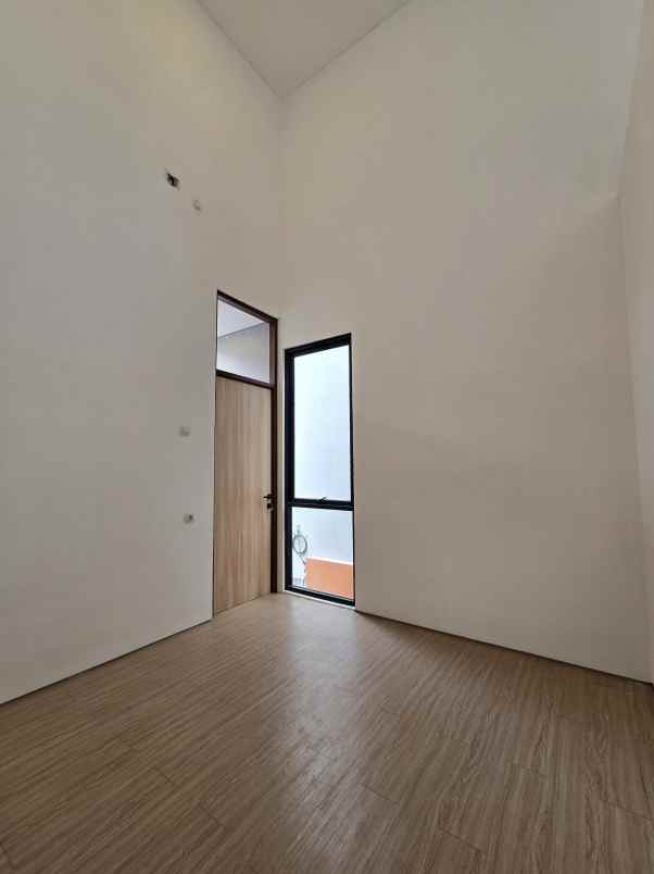 rumah baru dalam mini cluster di pondok kelapa jaktim