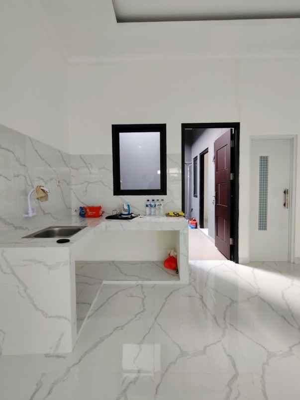 rumah baru design cantik di lubang buaya jaktim