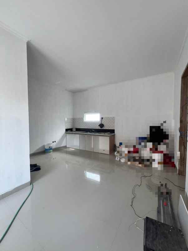 rumah baru minimalis siap huni akses tol jatiwaringin