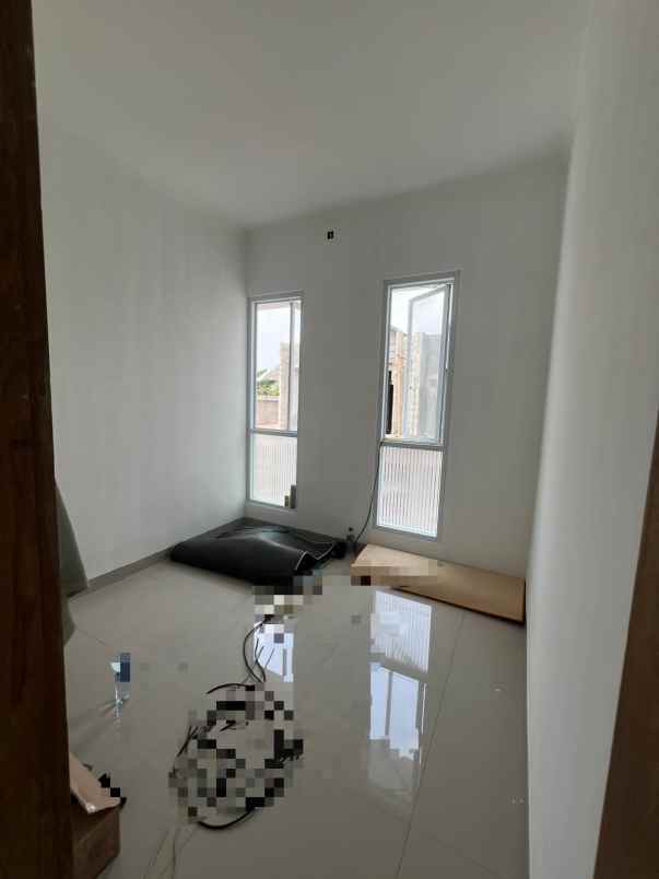 rumah baru minimalis siap huni akses tol jatiwaringin