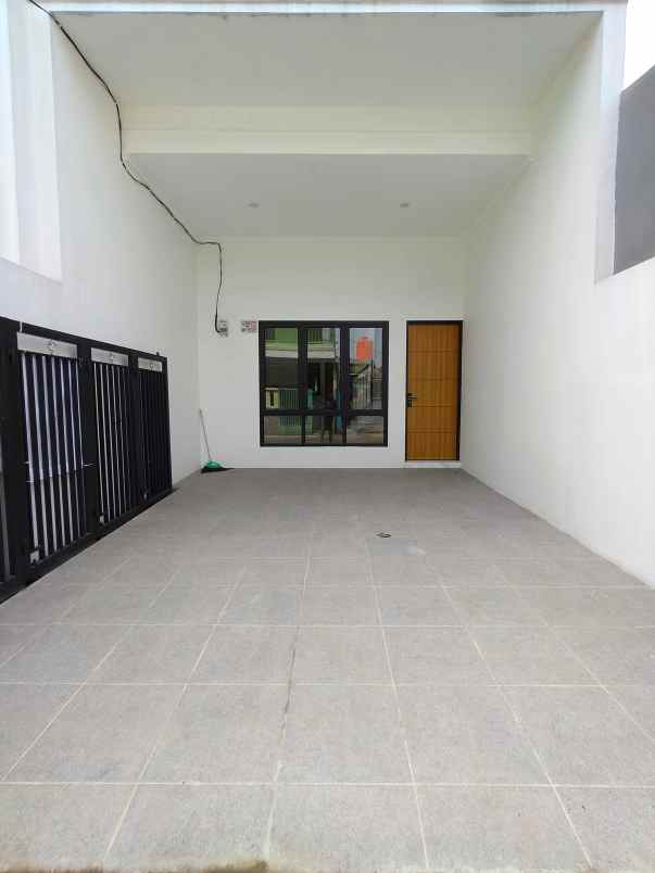 rumah baru siap huni di lubang buaya jaktim