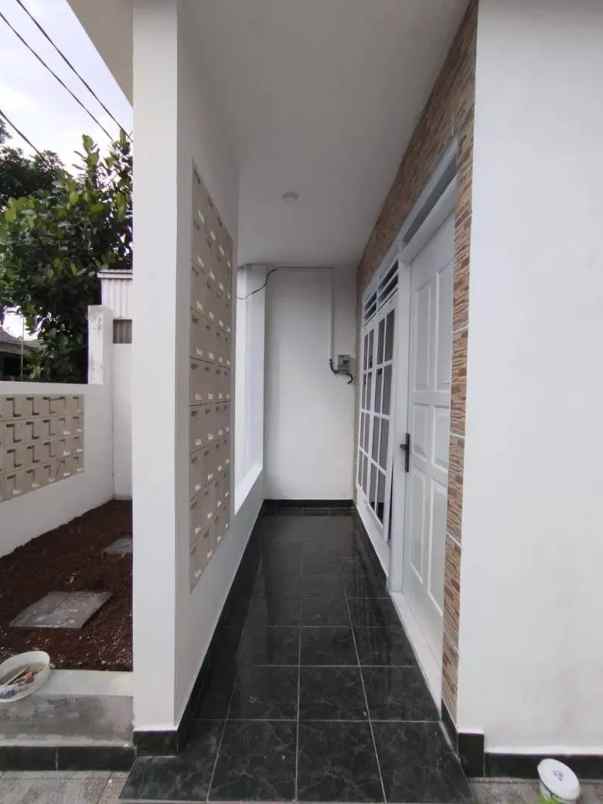 rumah bebas banjir di ciputat dekat kampus upj