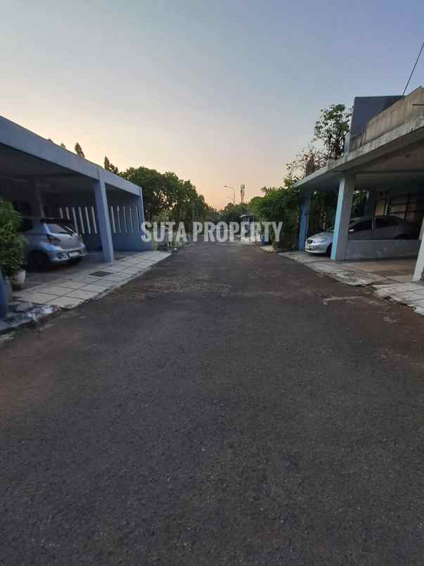 rumah besar 2lt 4 kt nego tapos depok