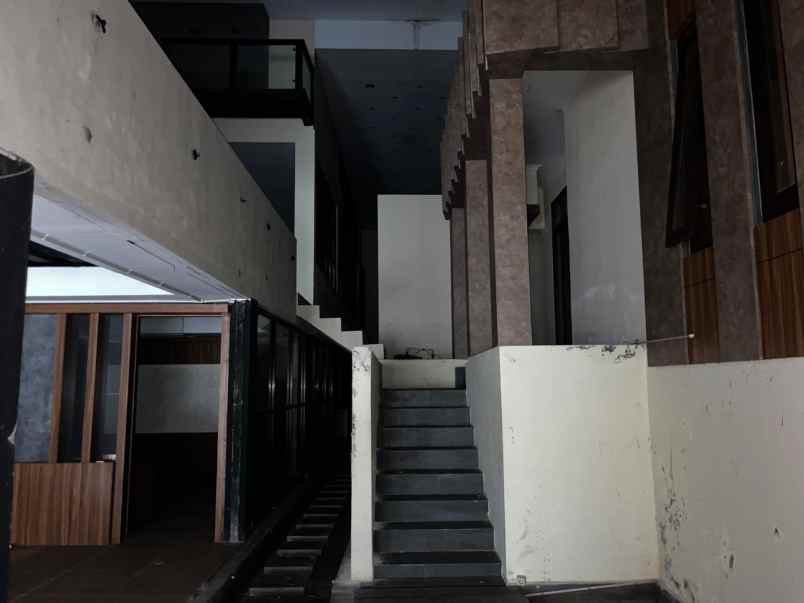 rumah besar tanah luas dijual rugi di ngemplak sleman