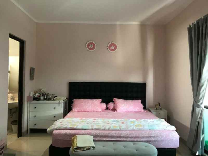 rumah burgundy residence the orchard