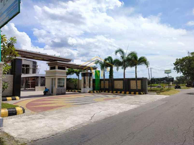 rumah cantik berlokasi strategis di klaten jawa tengah