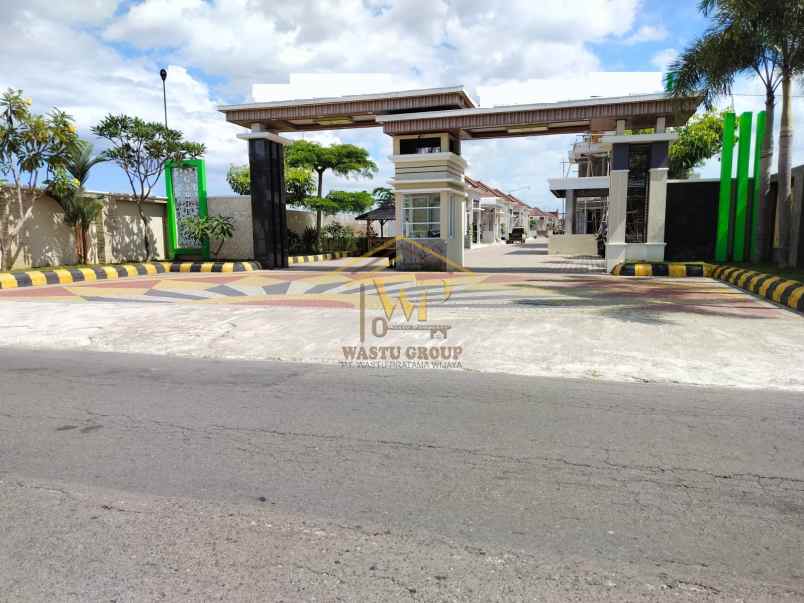 rumah cantik berlokasi strategis di klaten jawa tengah