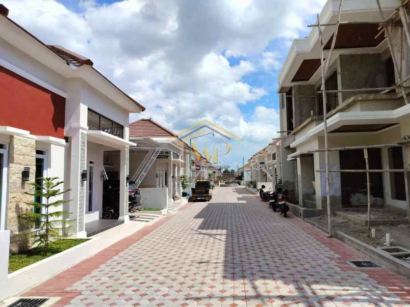 rumah cantik berlokasi strategis di klaten jawa tengah