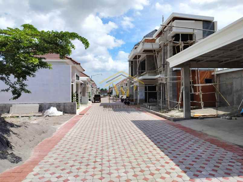 rumah cantik berlokasi strategis di klaten jawa tengah