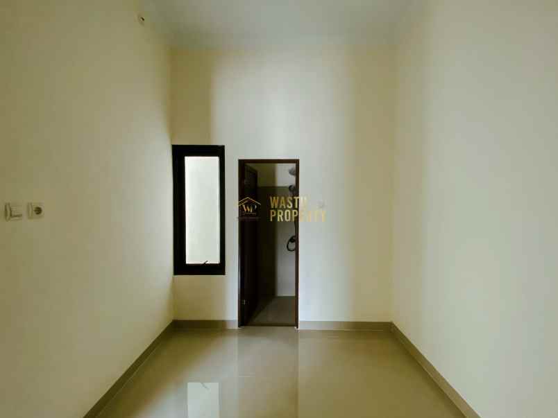 rumah cantik carport 2 mobil dekat puskesmas kalasan