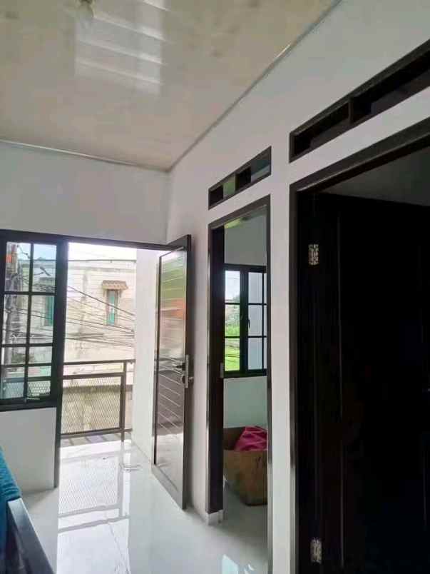 rumah cantik dan imut 2 lantai