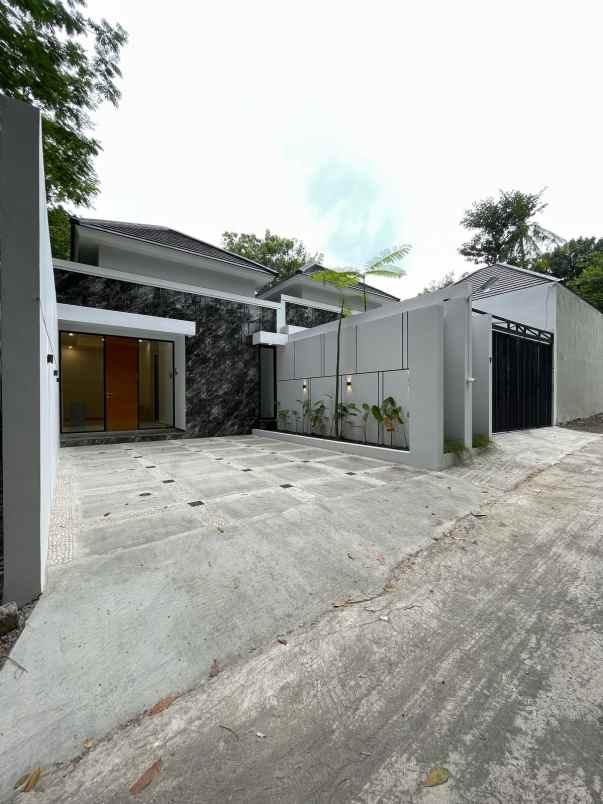 rumah cantik open space dekat kampus uii yogyakarta