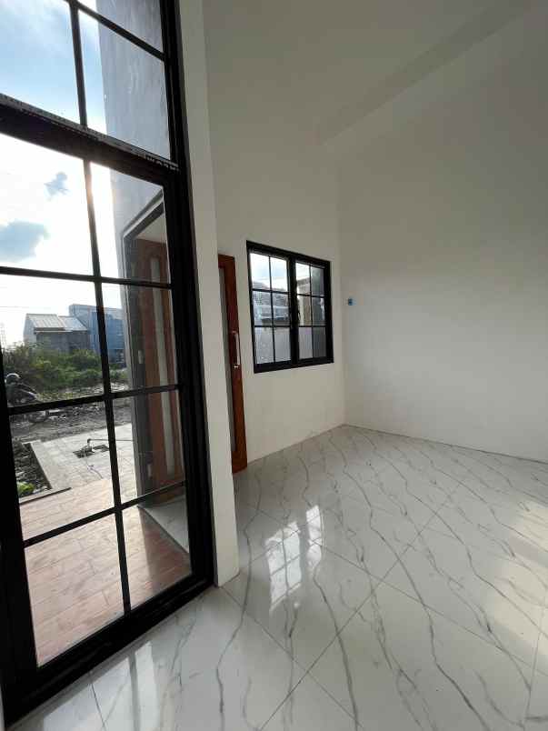 rumah cash kredit batas kota surabaya barat