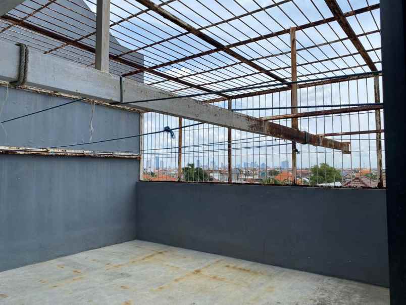 rumah cempaka carport 15mobil lap basket indoor mewah