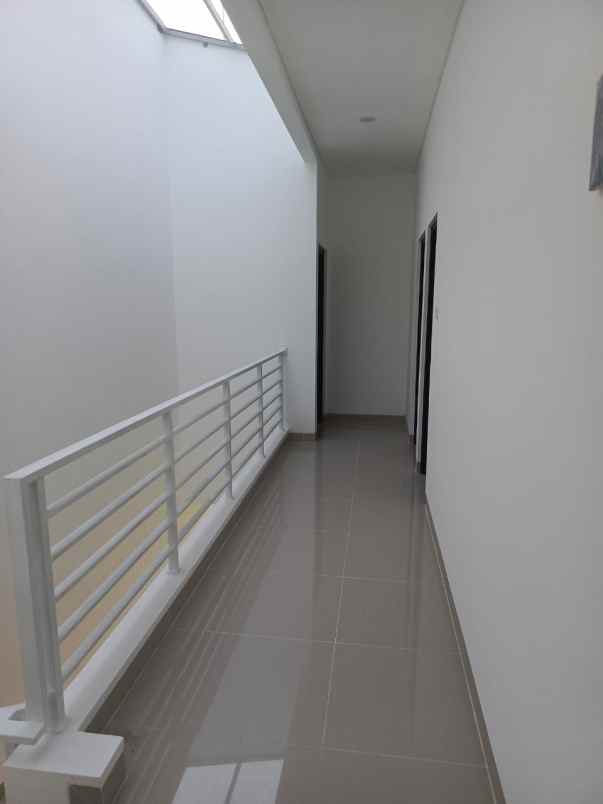 rumah dalam komplek kav dki meruya utara