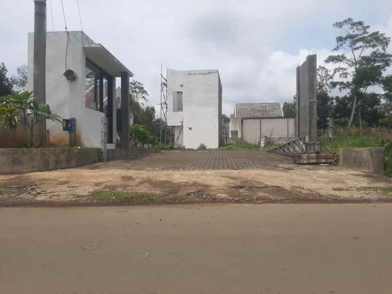 rumah dekat gor ken arok