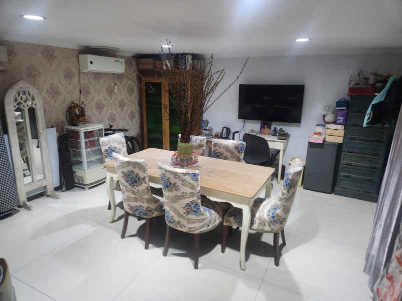 rumah di taman kencana cengkareng jakarta barat