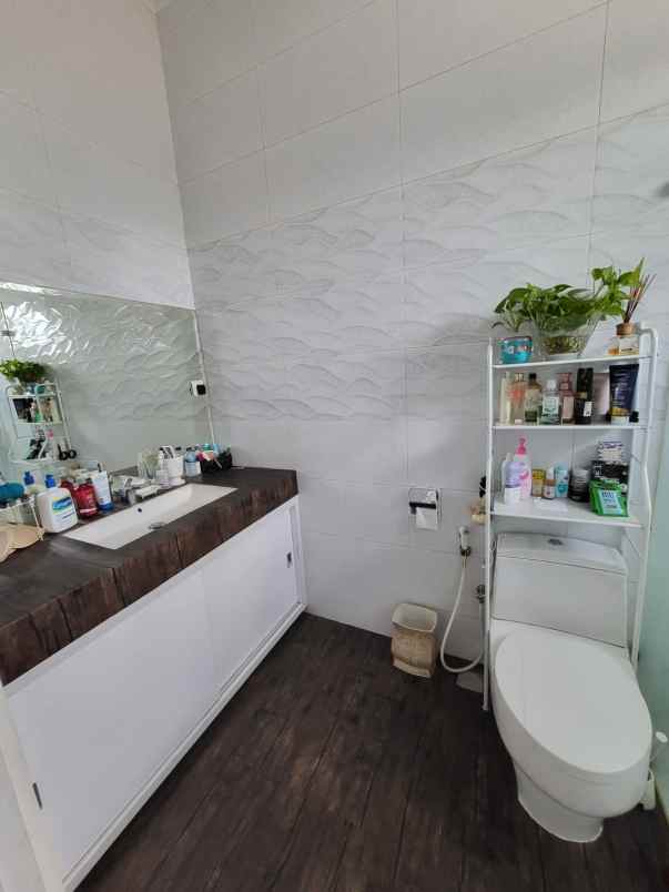 rumah di taman kencana cengkareng jakarta barat