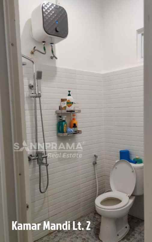 rumah dijual 2 lantai siap huni di kawasan beji depok