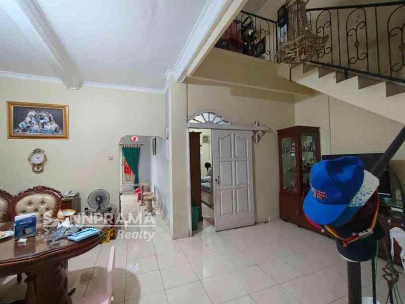 rumah hook 6 kamar di sukmajaya depok imllin