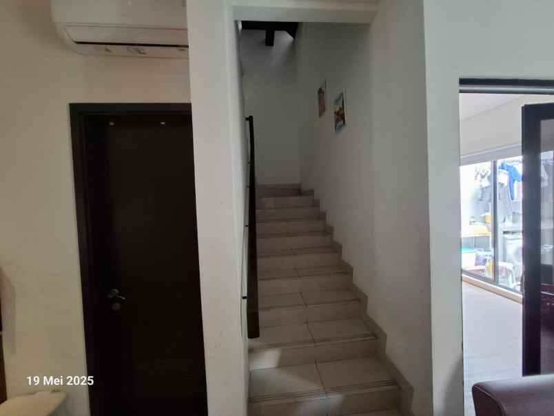 rumah hook siap huni di cluster kfc jakarta timur