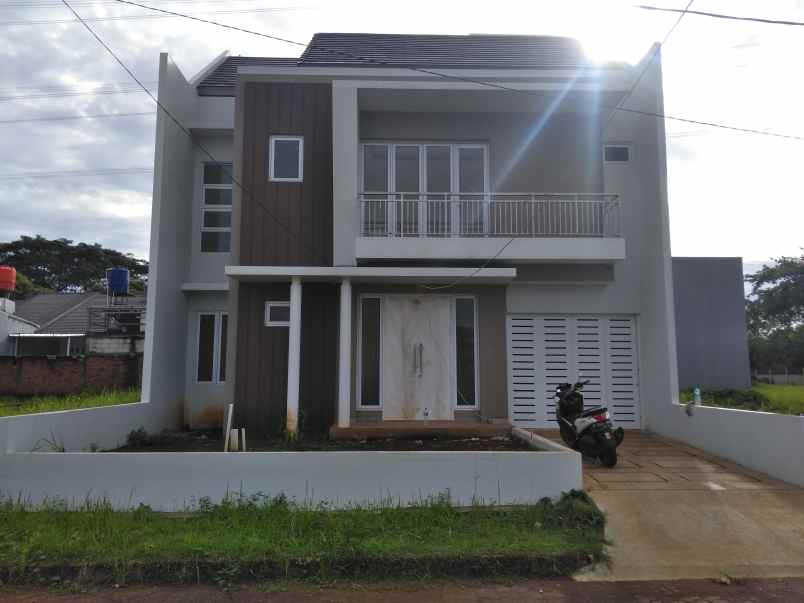 rumah jalan tampak siring raya