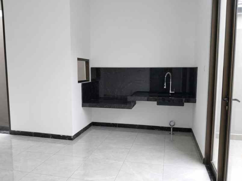 rumah jl godean km 10 sleman yogyakarta