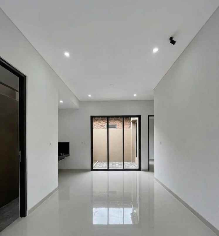 rumah jl godean km 10 sleman yogyakarta
