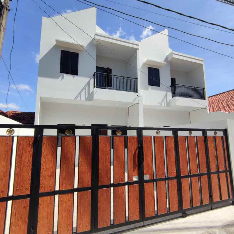 rumah jl komplek timah depok