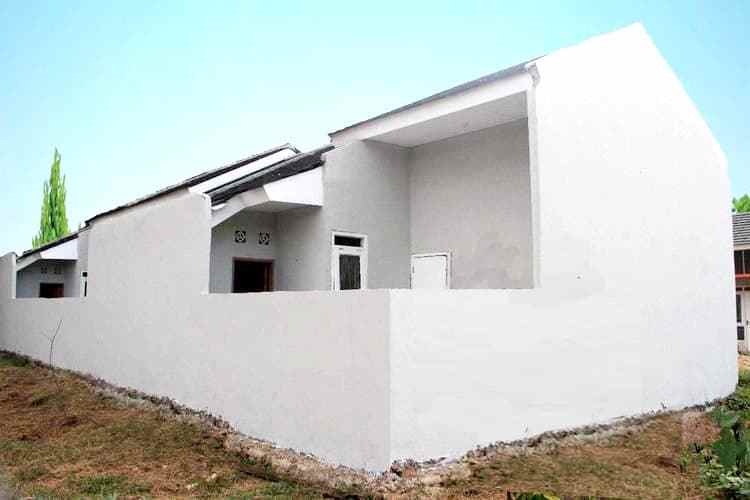 rumah jln raya alternatif