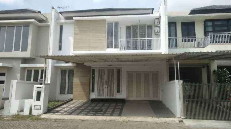 rumah manyar garden regency