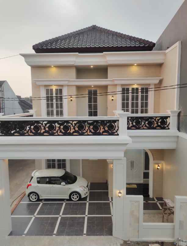rumah mewah 2 lantai dalam cluster di mampang depok