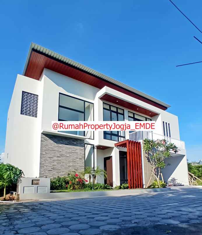 rumah mewah dalam perumahan dekat kantor pemkab sleman