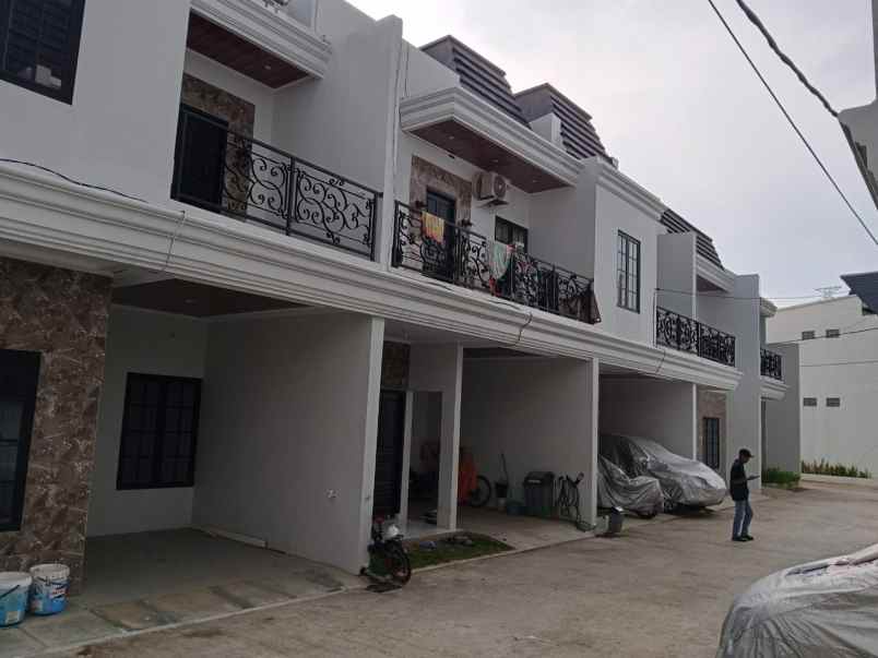 rumah mewah dp 0 cimanggis 5 menit lrt cibubur