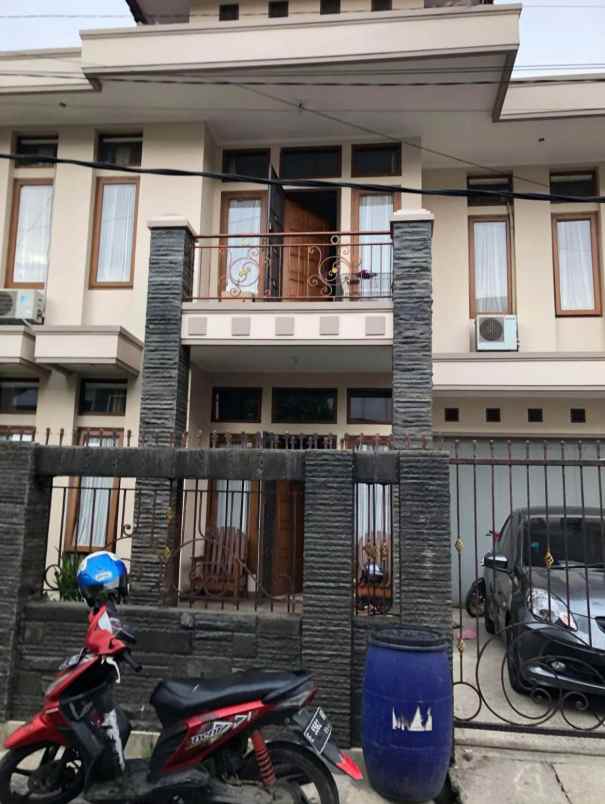 rumah mewah regol ancol kota bandung dalam cluster