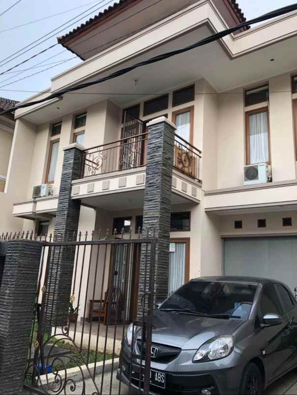 rumah mewah regol ancol kota bandung dalam cluster