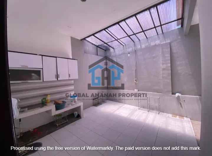 rumah minimalis komplek cihanjuang row jalan besar