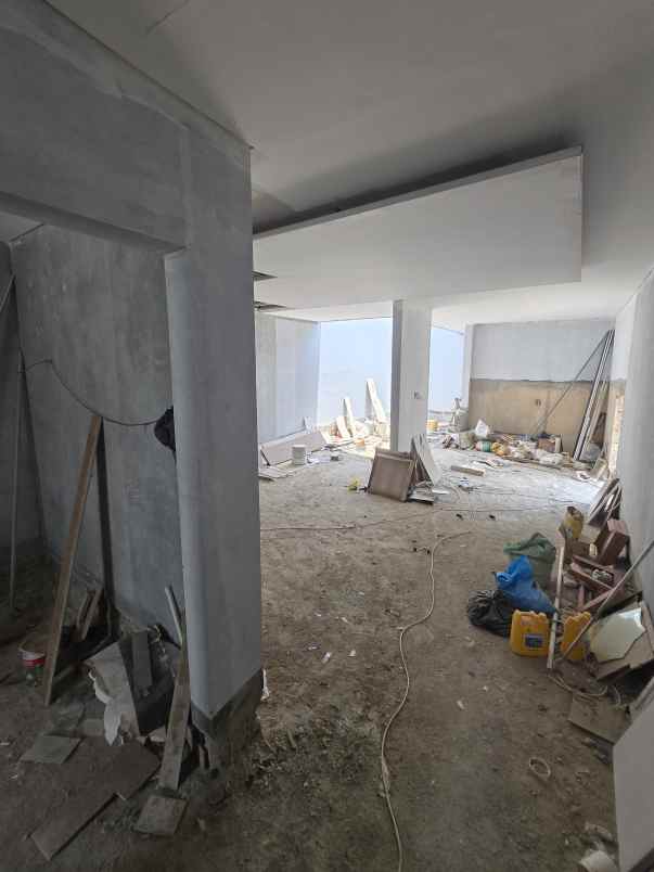 rumah modern minimalis bebas banjir di duren sawit