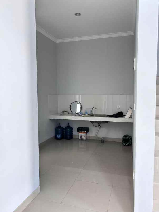 rumah modern minimalis di komplek antapani bandung