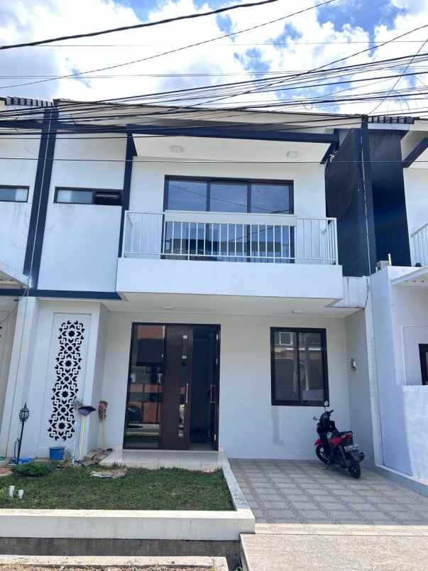 rumah modern minimalis di komplek antapani bandung