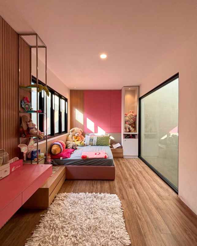 rumah modern tropical dalam komplek di bintaro jaksel