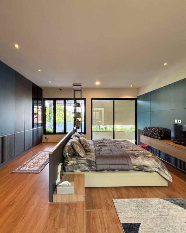 rumah modern tropical dalam komplek di bintaro jaksel