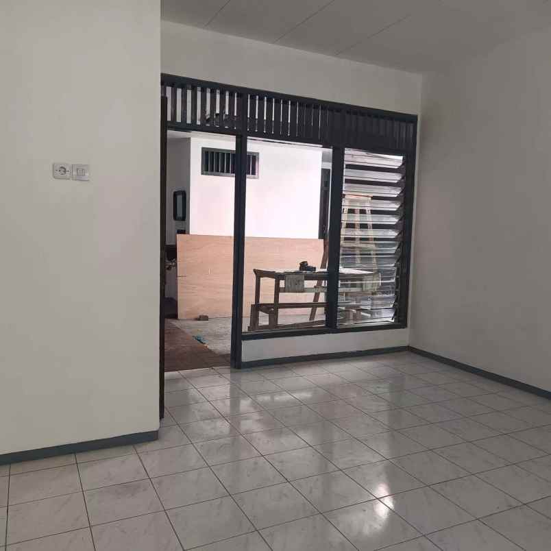 rumah nginden intan timur strategis row 2 5 mobil