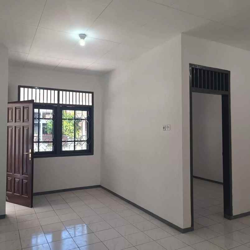rumah nginden intan timur strategis row 2 5 mobil