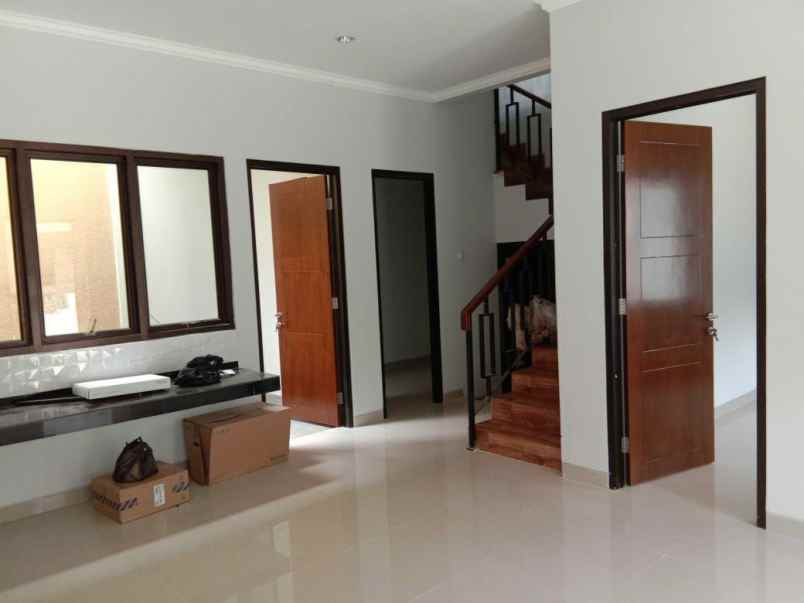 rumah pisangan ciputat