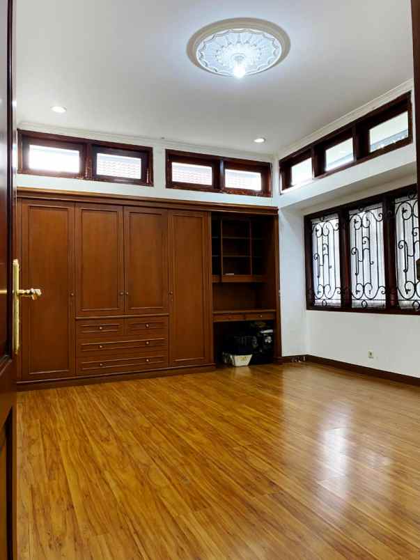 rumah sayap dago hook dekat itb kota bandung siap huni