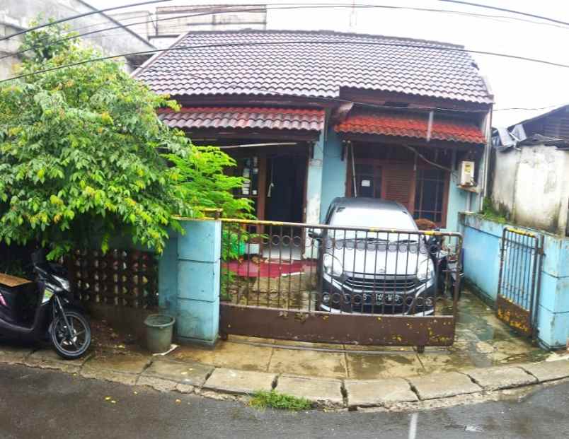 rumah second akses mobil legoso ciputat